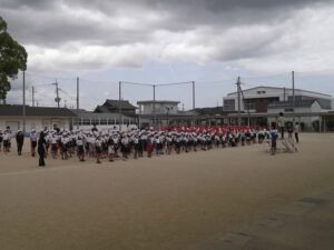 来週の天気に備え、全校練習