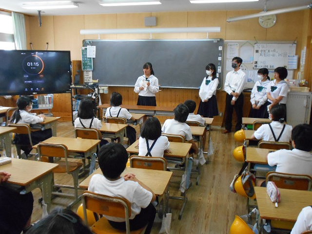 ５年ビブリオバトル（粉河高校生来校）