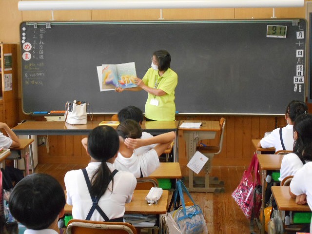 朝の読み聞かせ（高学年）