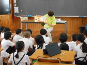 朝の読み聞かせ（高学年）