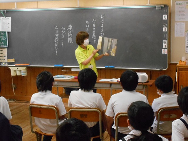 朝の読み聞かせ（高学年）