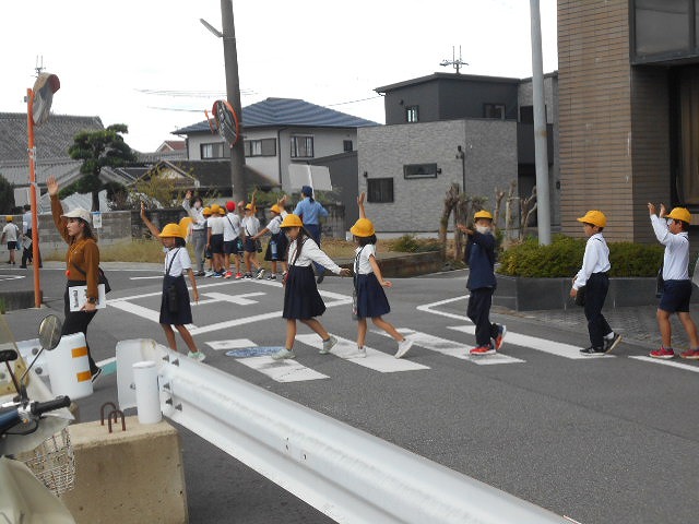 ３年　安楽川小学校地域安全マップ作り