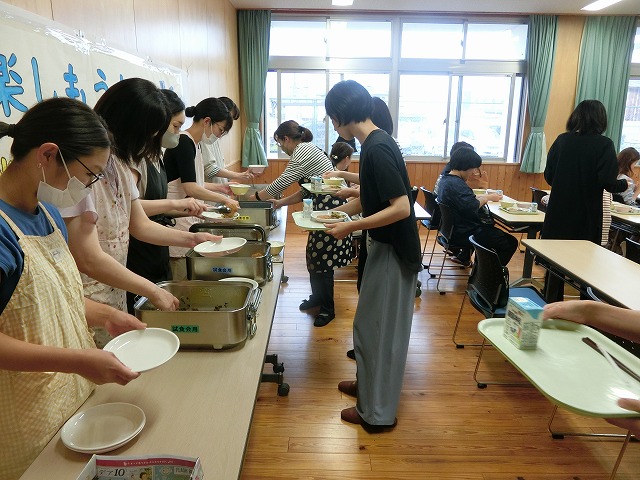 給食試食会