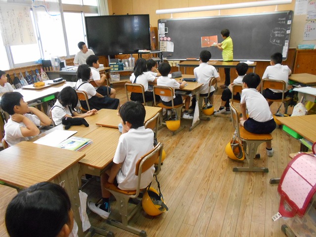 朝の読み聞かせ（高学年）