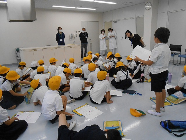 ２年　給食センター見学