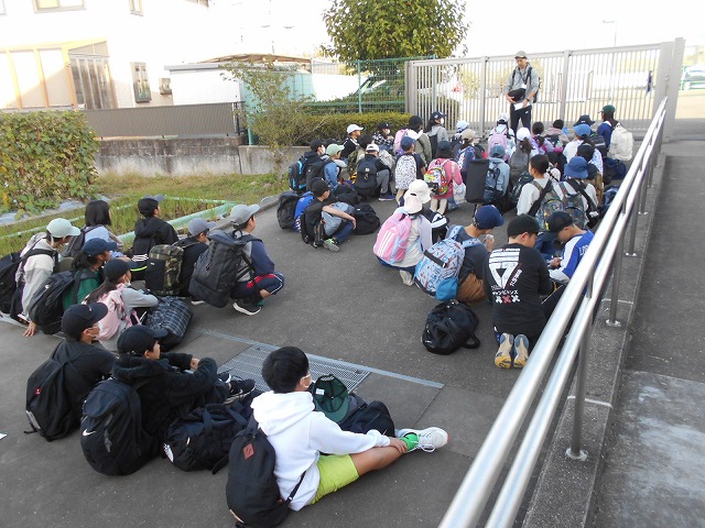 五年生　宿泊体験に出発しました