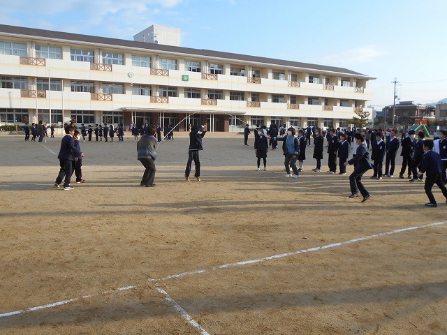 朝トレ　長縄とび