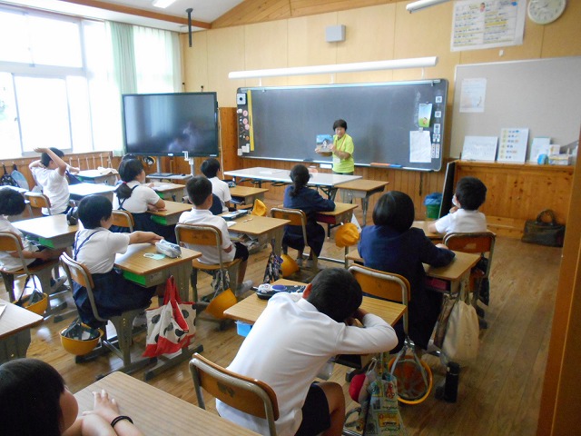 朝の読み聞かせ（高学年）