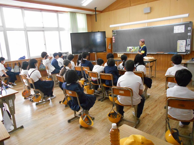 朝の読み聞かせ（高学年）