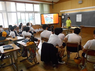 朝の読み聞かせ　高学年