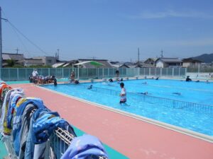 プール水泳（1年と6年）