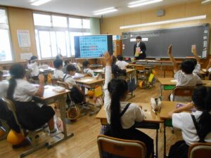 教育実習生の研究授業（3年B組）