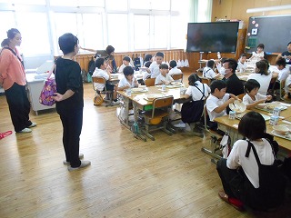 給食試食会（育友会研修部）