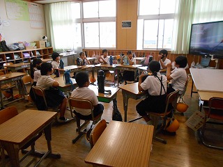 縦割り班で、ティータイム