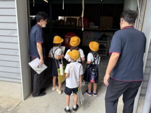 ２年町探検、４年福祉体験