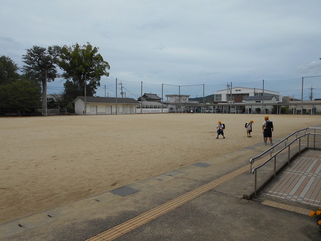 明日の天気は
