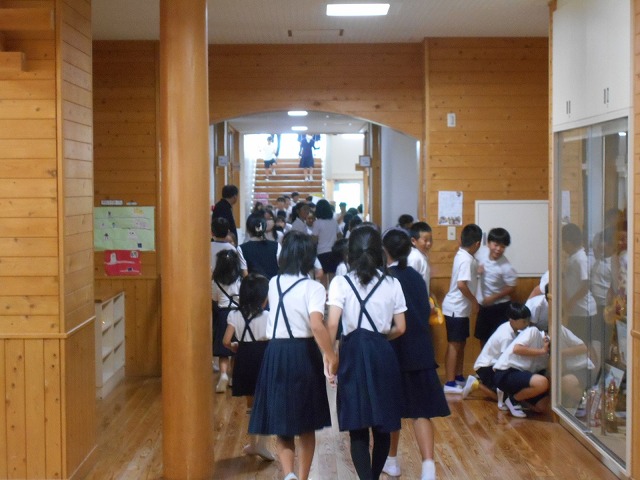 朝トレ、学校宝探し（児童会）