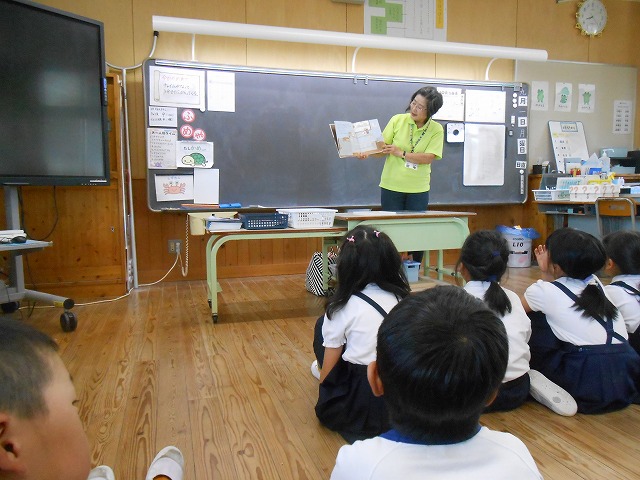 朝の読み聞かせ（１～３年）