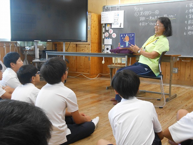 朝の読み聞かせ（４～６年）