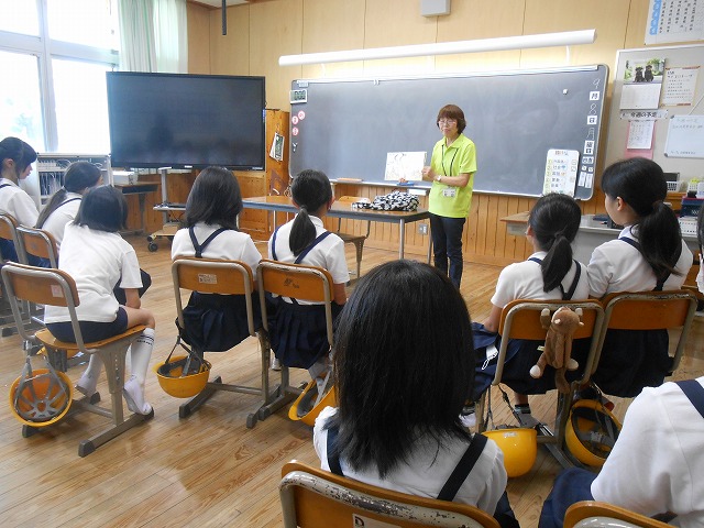 朝の読み聞かせ（４～６年）