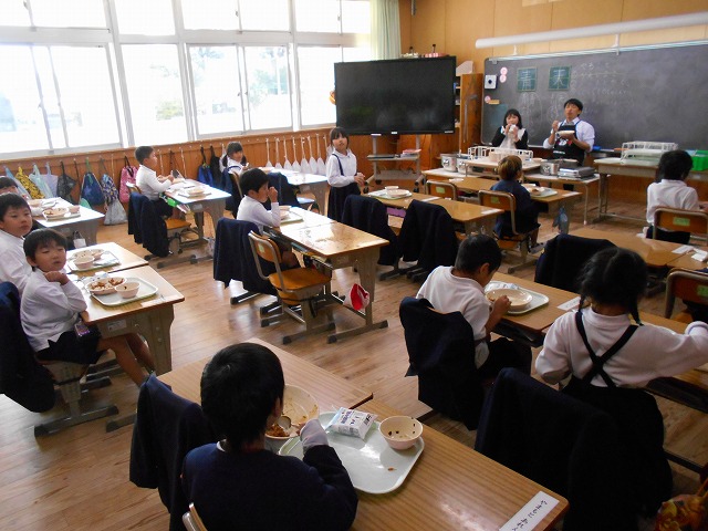 給食風景（１～6年）