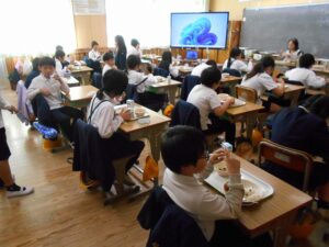 給食風景（１～6年）