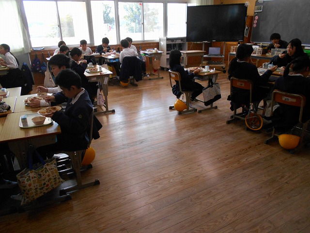 給食風景（１～6年）