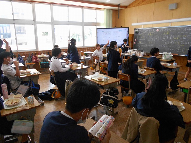 給食風景（１～6年）