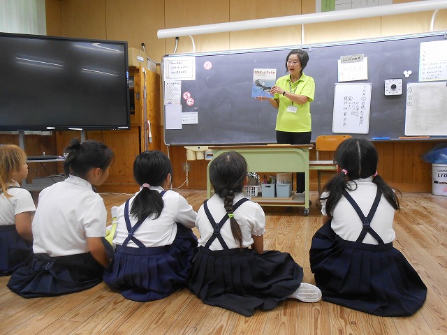 朝の読み聞かせ（１～３年）