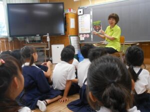 朝の読み聞かせ（１～３年）