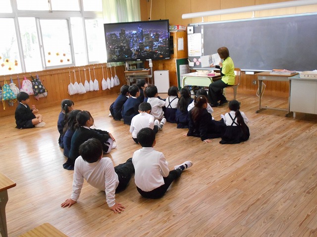 朝の読み聞かせ（１～３年）