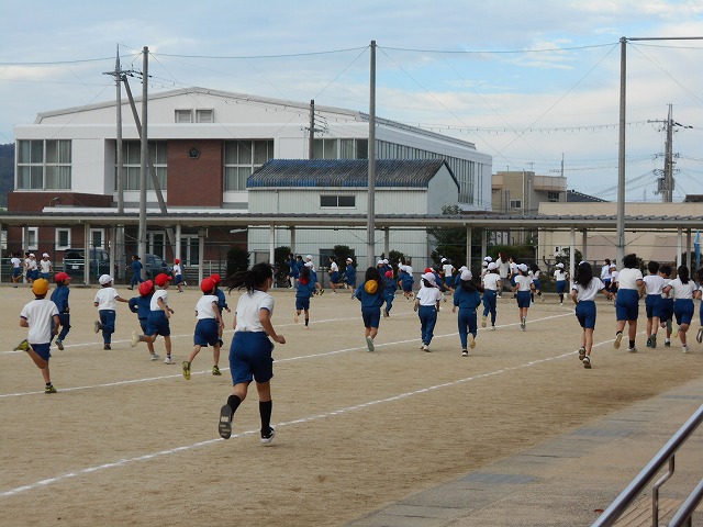 朝のマラソン、ダンスクラブ発表
