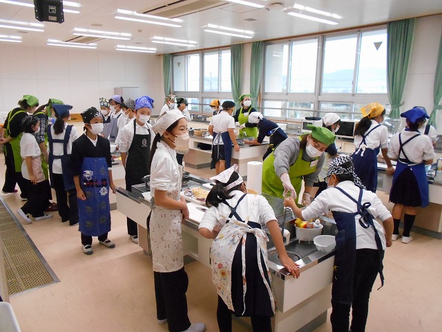 ２年グランドゴルフ体験、５年いなり寿司