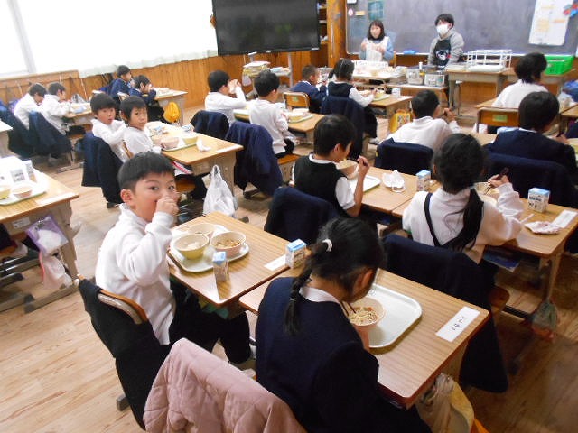 給食の時間（１~６年）