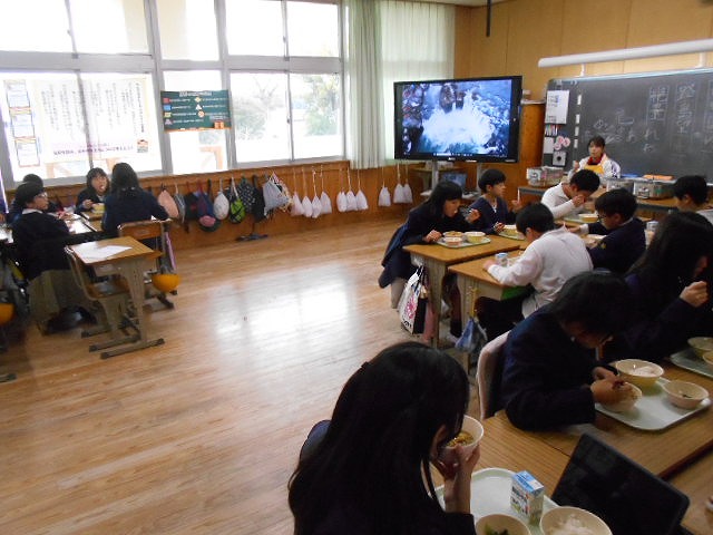 給食の時間（１~６年）