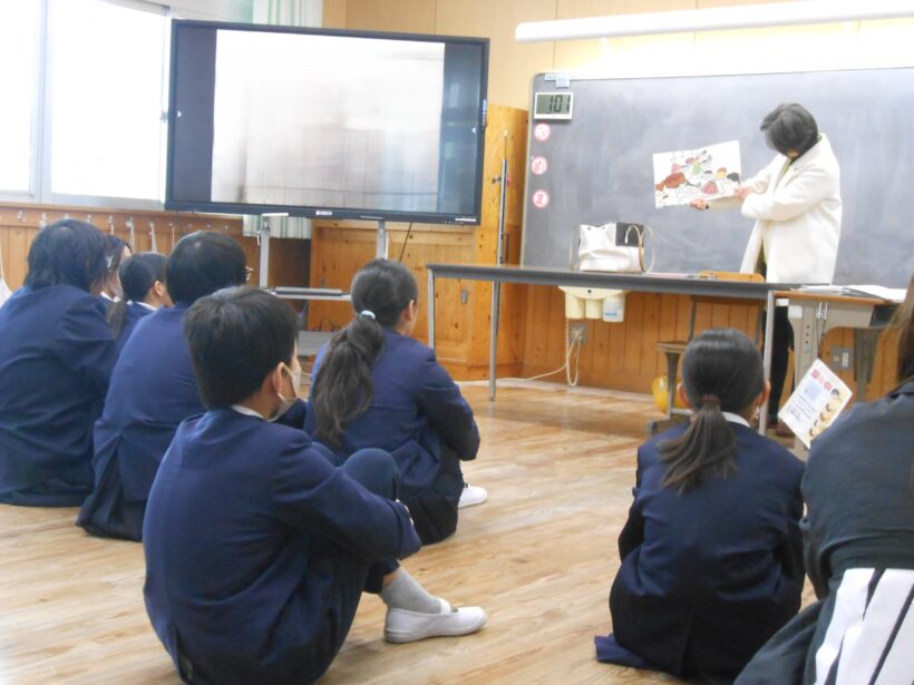 朝の読み聞かせ（高学年）