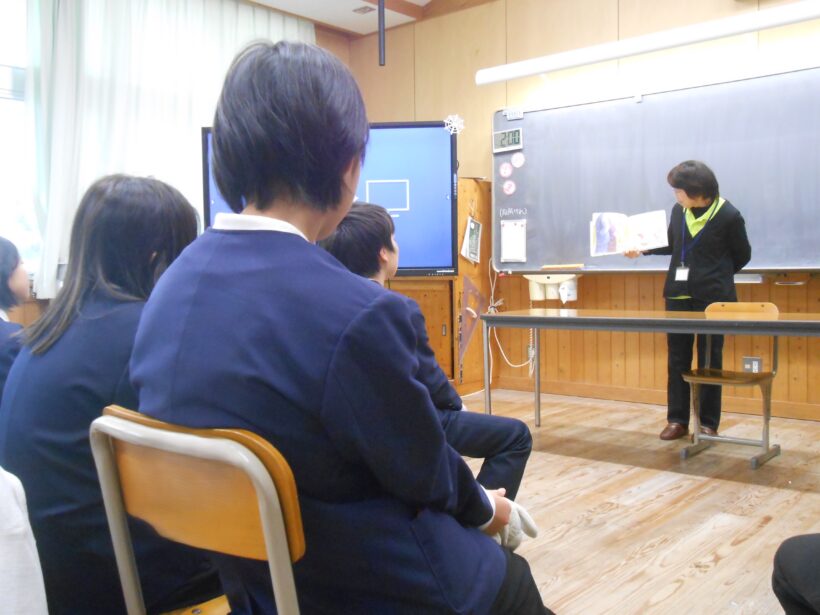 朝の読み聞かせ（高学年）