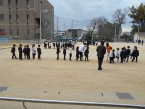 朝トレ　８の字とび