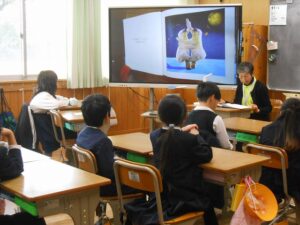 朝の読み聞かせ（１～３年）