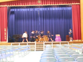 6年生の創作劇を観賞