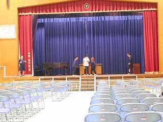 6年生の創作劇を観賞