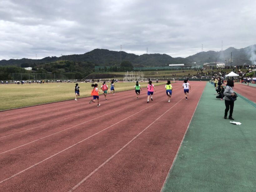 ６年生が陸上大会に参加してきました。
