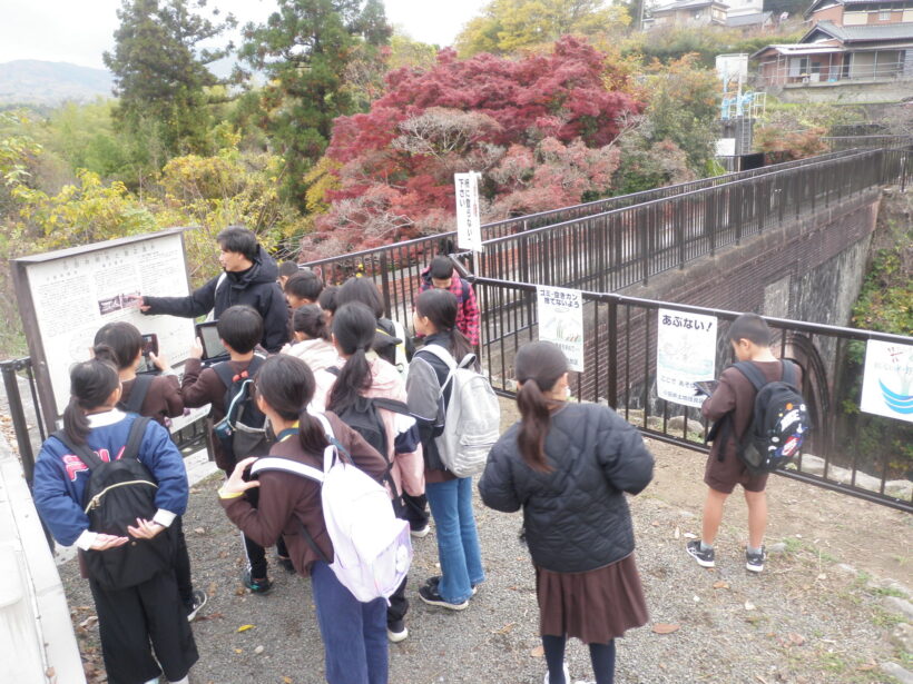 4年生が校外学習に行ってきました。