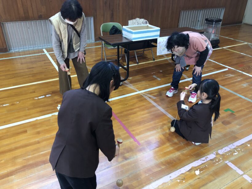 老人会の方々との交流