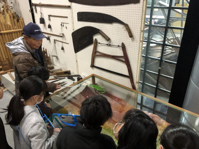 ３年生が校外学習に行ってきました。