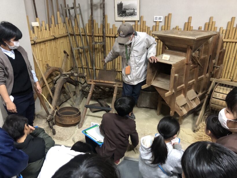 ３年生が校外学習に行ってきました。