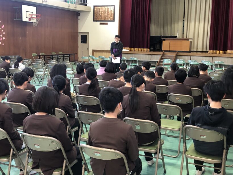 卒業式の練習が始まりました