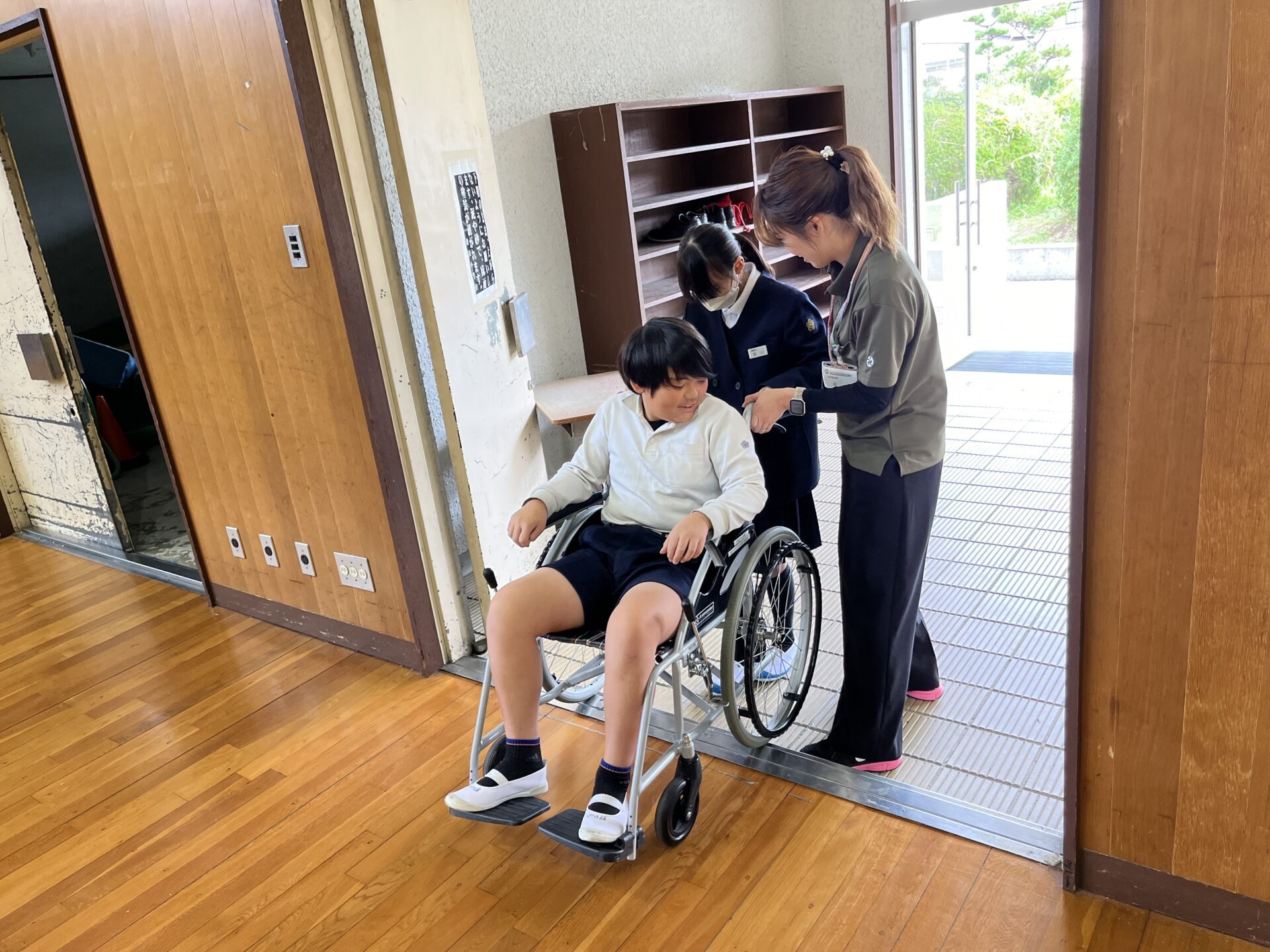 車いす・アイマスク体験（4年）