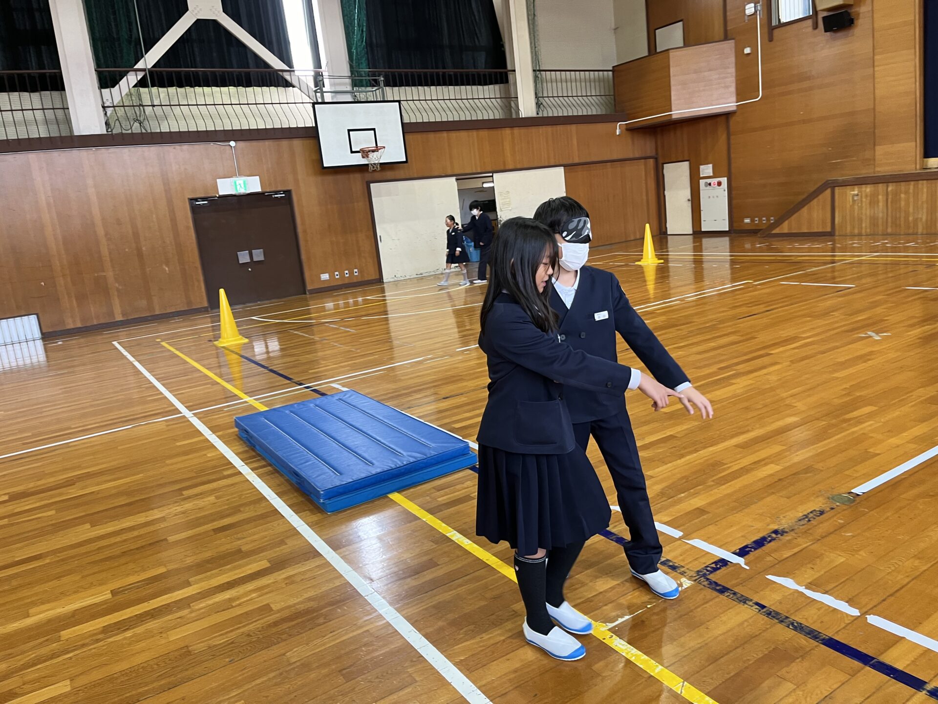 車いす・アイマスク体験（4年）