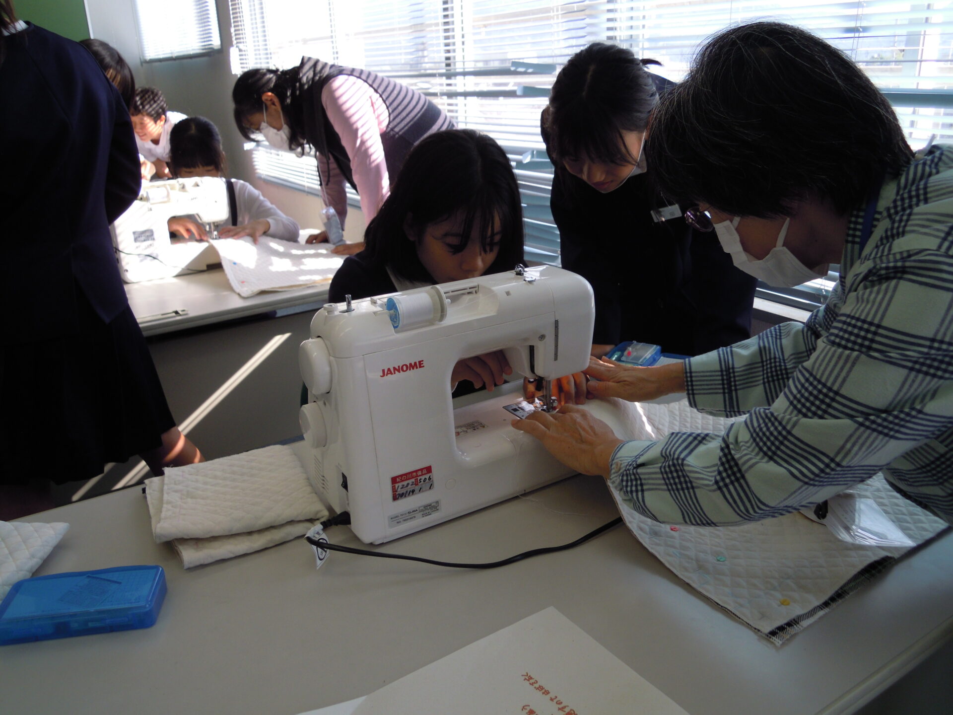 6年　ミシンボランティアさん